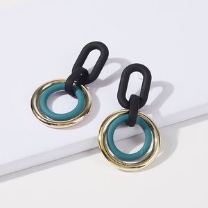 Alto dangle earrings